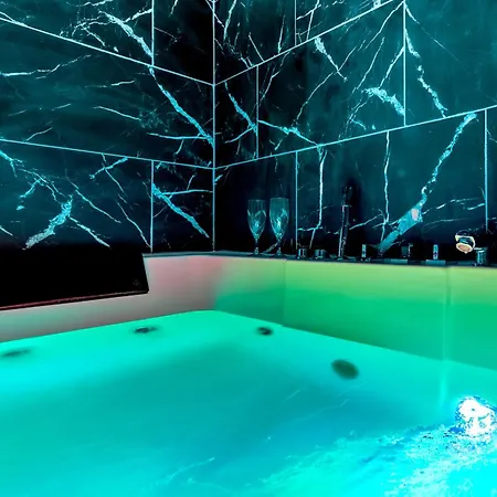 T3 Rénové - Jacuzzi Privatif - Port&mer à 2 Min *