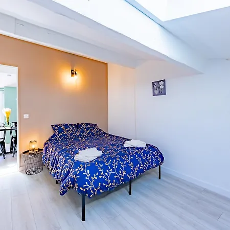 T3 Rénové - Jacuzzi Privatif - Port&mer à 2 Min La Seyne-sur-Mer